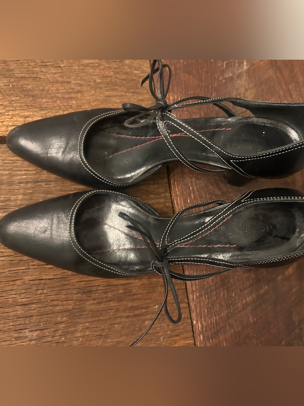 Kate Spade Vintage-Style New York heels -classic black leather pump - Picture 4 of 13
